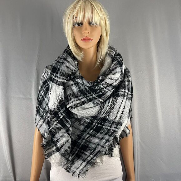 ModCloth Black White Plaid Blanket Scarf Shawl Throw Wrap Versatile Mulifunction - Picture 1 of 6